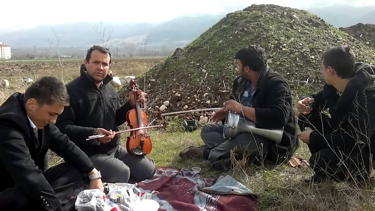 KEMANECİ EROL_DARBUKACI ORHAN