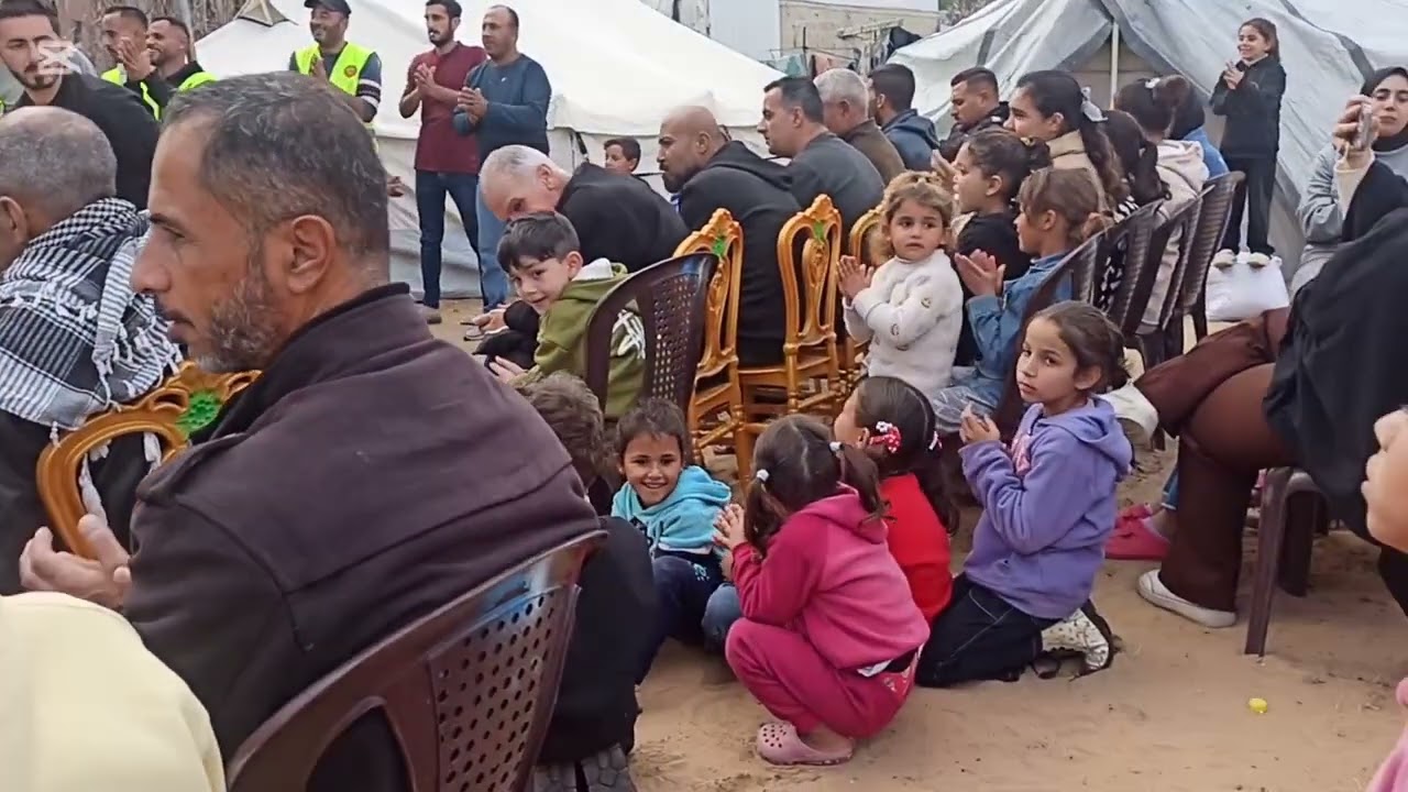 ادعو لجارنا العزيز بالمخيم ابو العبد بالشفاء العاجل ولجميع مرضى بالمسلمين بالشفاء العاجل 🤲