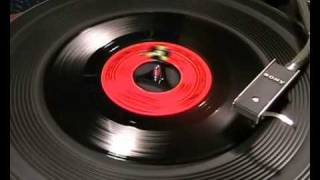 CHELSEA FOOTBALL TEAM - 'Blue Is The Colour' + 'All Sing Together' - 1972 45rpm screenshot 4