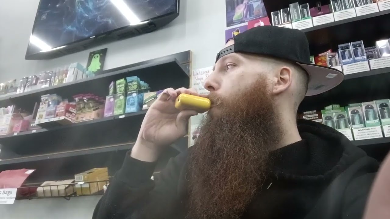 Geekbar Pulse Strawberry Banana Review