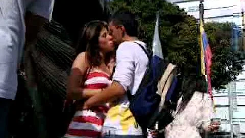 Qik - Besos mas besos de UTP by Olga  Ros