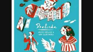 Video voorbeeld van "Deolinda - Patinho de Borracha [HQ]"