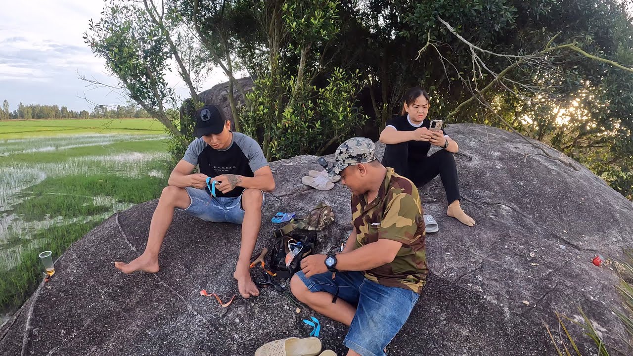 Lần đầu dẫn người bạn nước ngoài sinh tồn 24h || Đảm Nguyễn