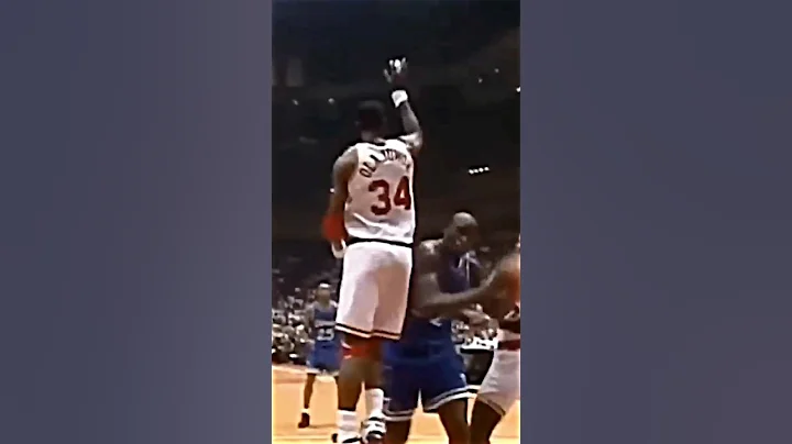 When Hakeem DESTROYED Shaq 🥶 #shorts