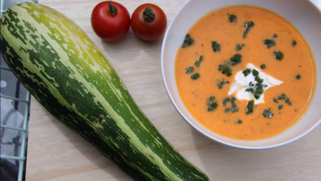 MEGA leichte Tomaten-Zucchini-Suppe ♥ mit Thermomix oder auch ohne ...