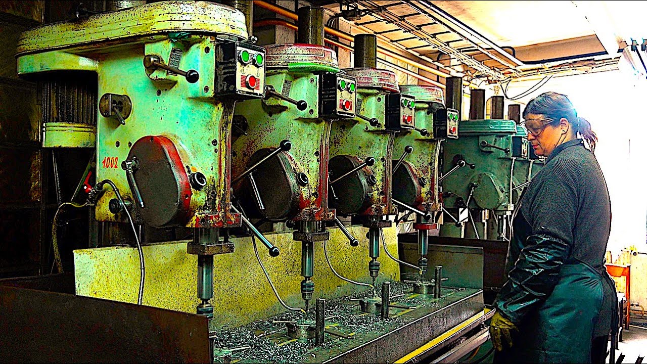 Традиционная металлообработка: ножи и решётки для мясорубок | Внутри завода