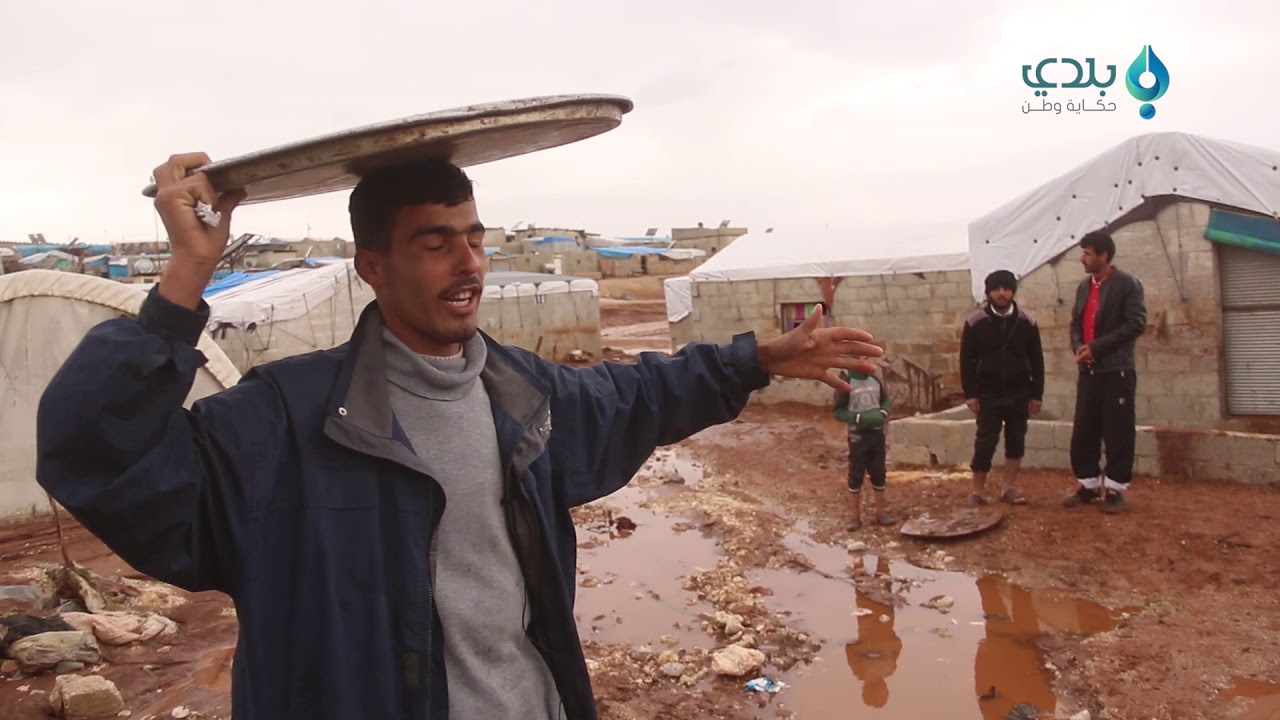 مناشدات قاطني مخيم أطمة بعد غرق مئات الخيام بسبب الأمطار