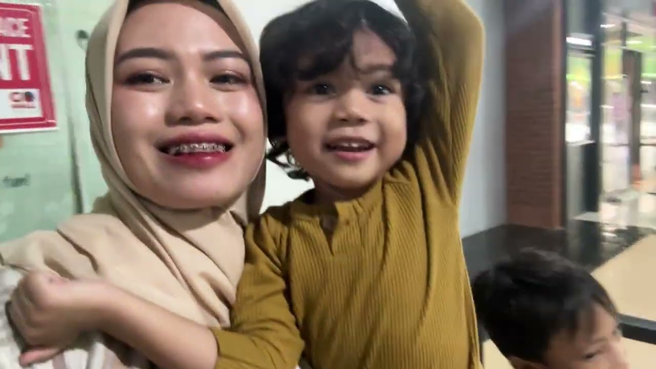 Naik Kereta Hantu di Go Mall Samarinda 