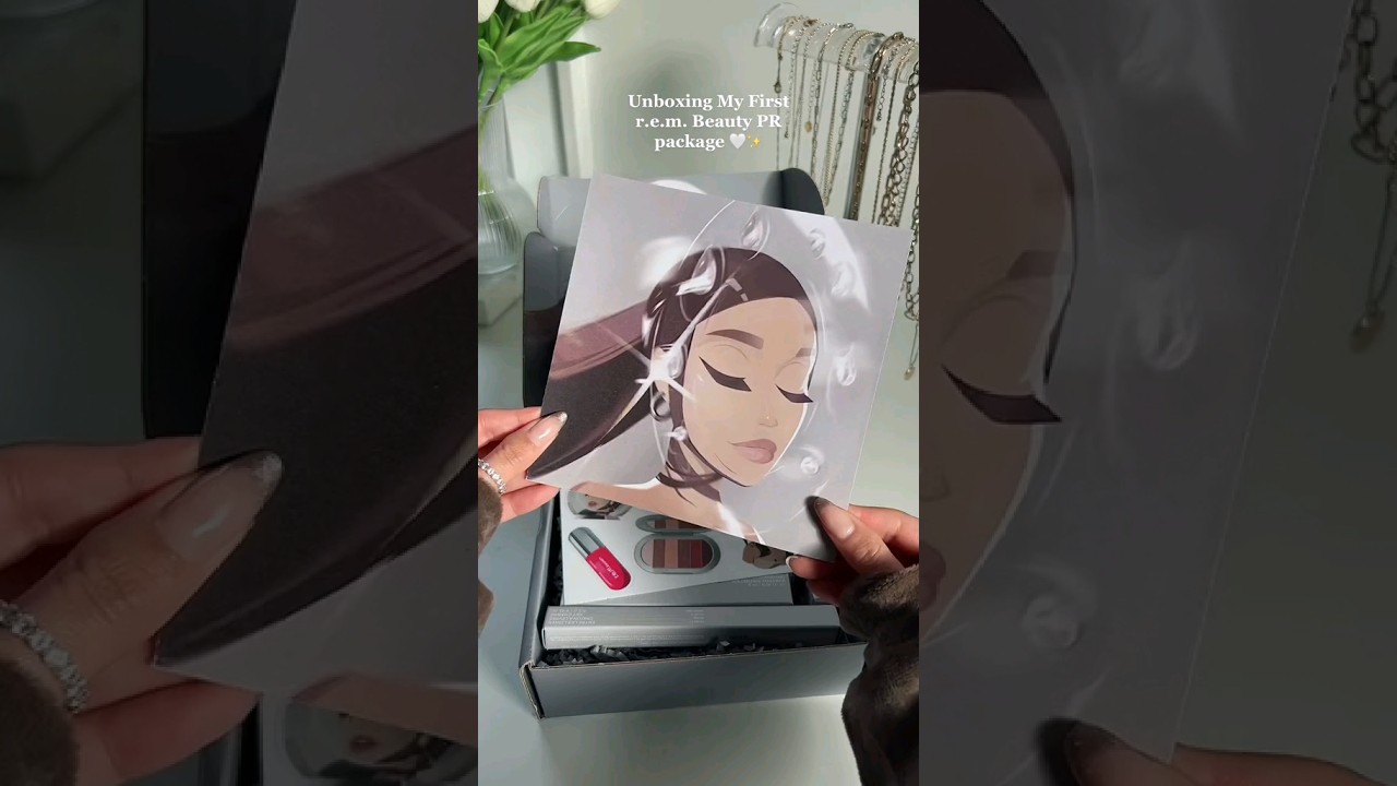 Unboxing r.e.m Beauty by Ariana Grande 