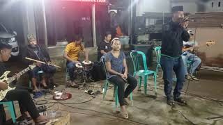 Download Lagu VIRAL,SEORANG MC,PAKAI SANDAL JEPIT, COVER LAGU - EDINAH NISER EKABIN ENGER - SUGENG DA- (BY PUR). MP3