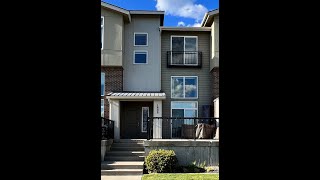 Kendall Yards Townhouse with a City View & Premium Location! $550,000