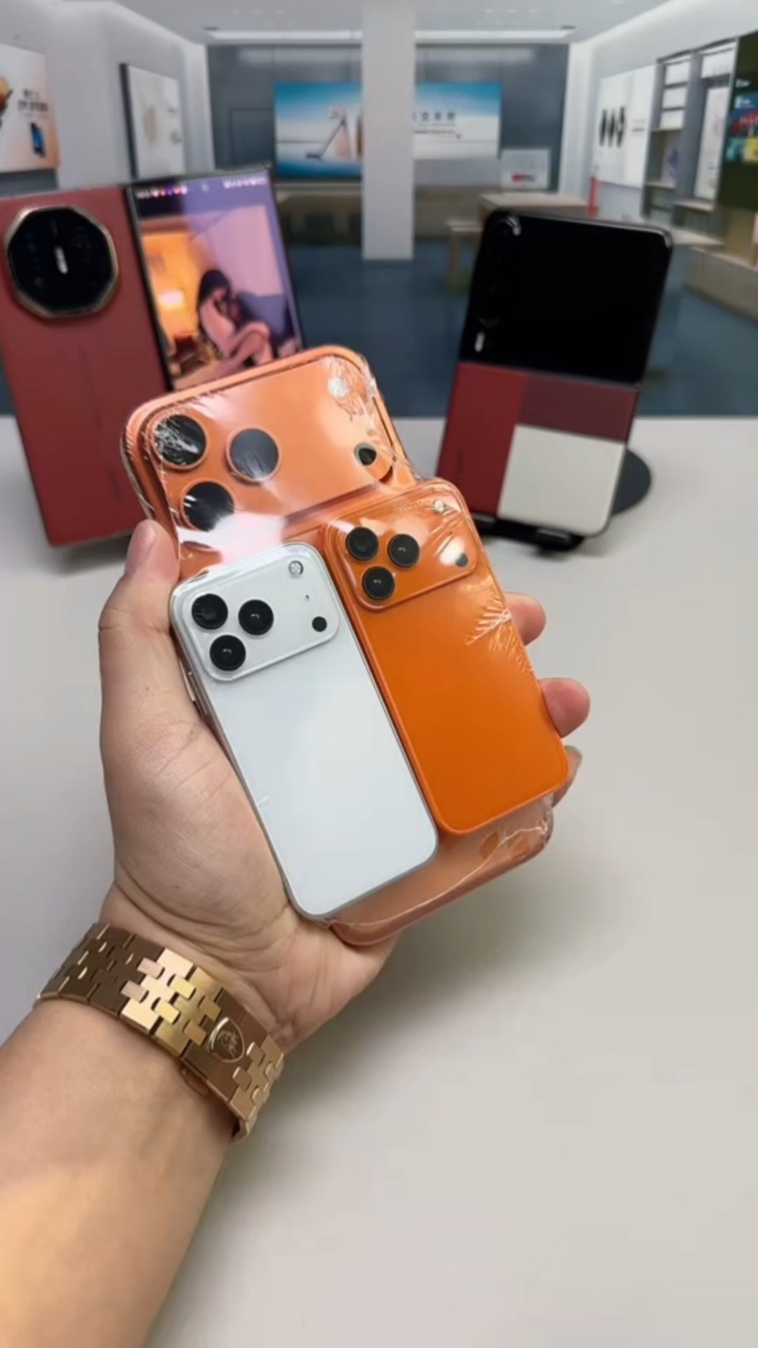 Mini iPhone 17 Pro Max Hands-On | First Look at Compact Flagship