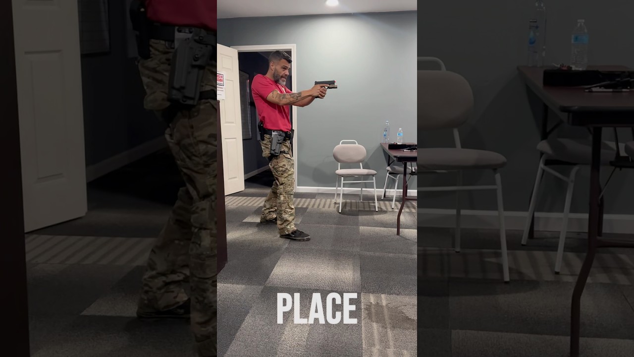 Инструктор по ближнему бою (CQB) показывает интересный способ проверки углов 