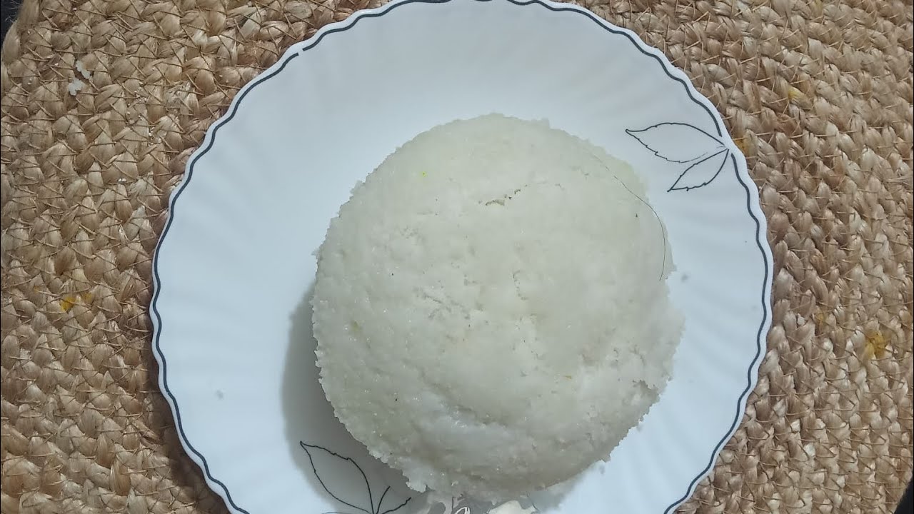 শীতের পড়ন্ত বেলায় ঘরেই বানিয়ে নিলাম মজাদার ভাপা পিঠা।