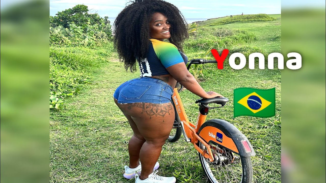 Yonna Galvao 😍Thick Brazilian Curvy Plus Size Fashion Model | Biography