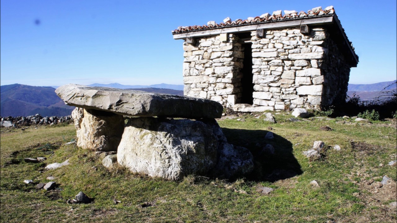 Rincones de Asturias: Dolmen de Merillés