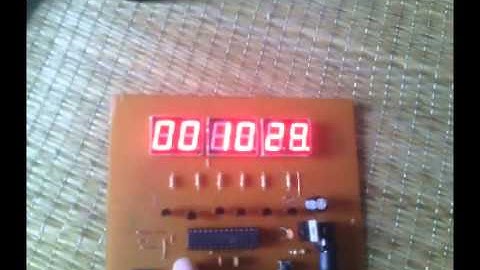 Mạch đồng hồ thể thao dùng Atmega8 code Asm