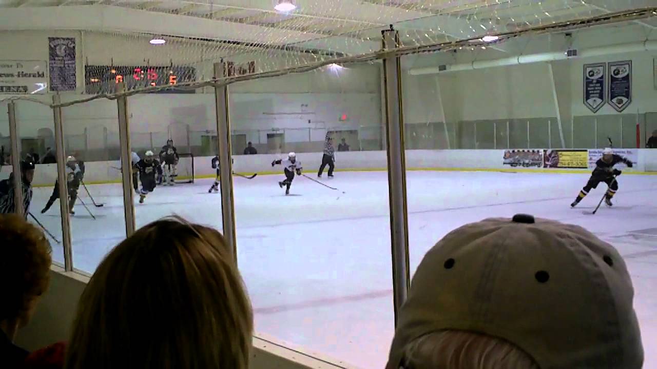 Austin Durecki flattens giant guy at 37 seconds