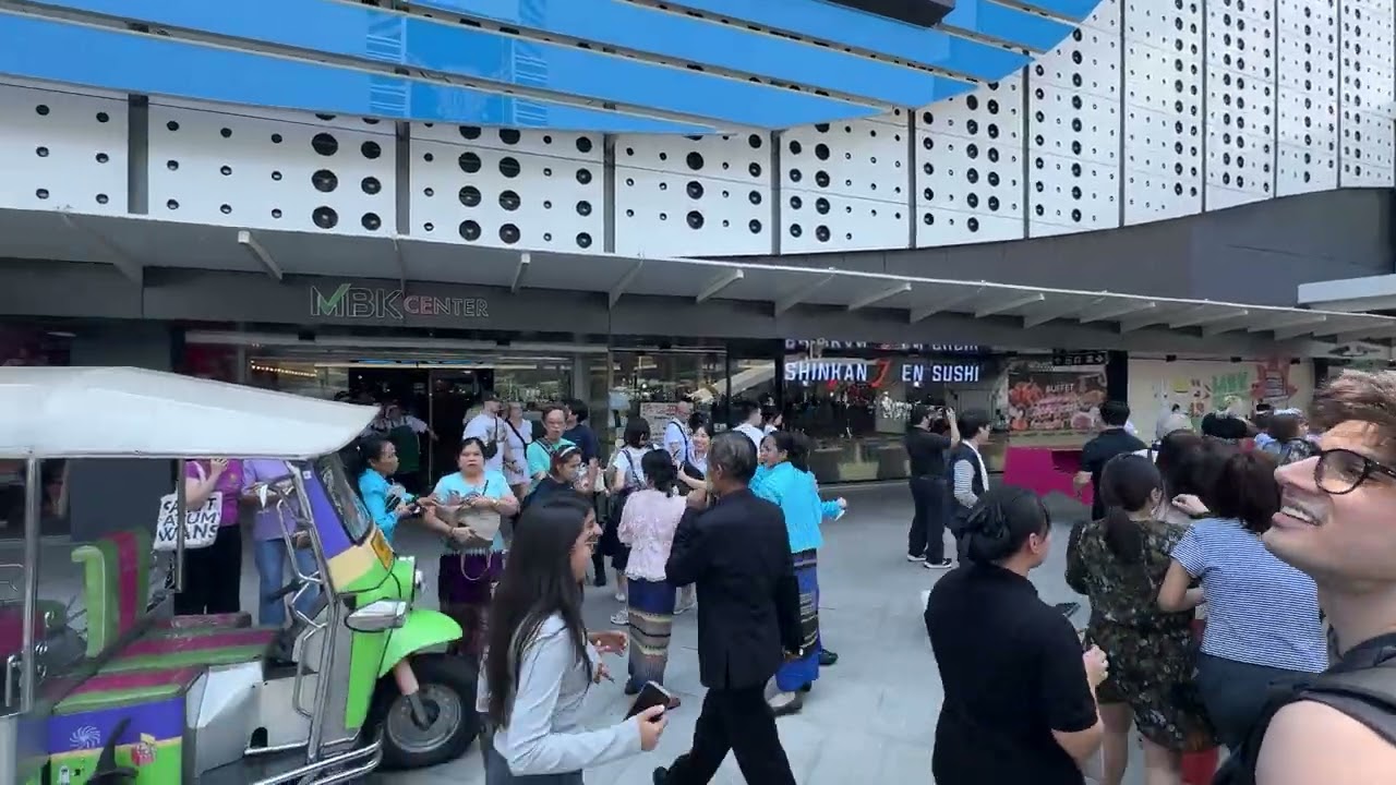 2025 Bangkok Earthquake @ Pathumwan Intersection