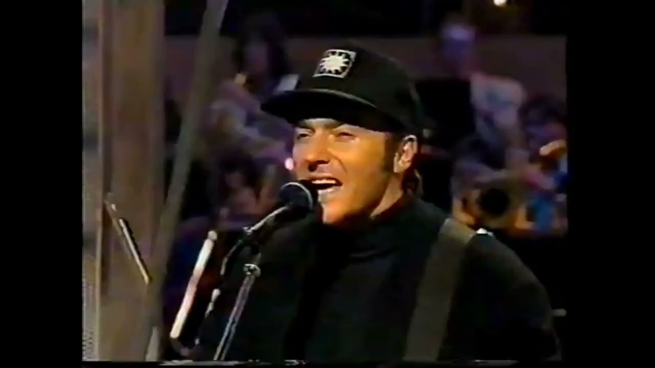 The Chieftains Featuring Midge Ure - "All Fall Down" Live.