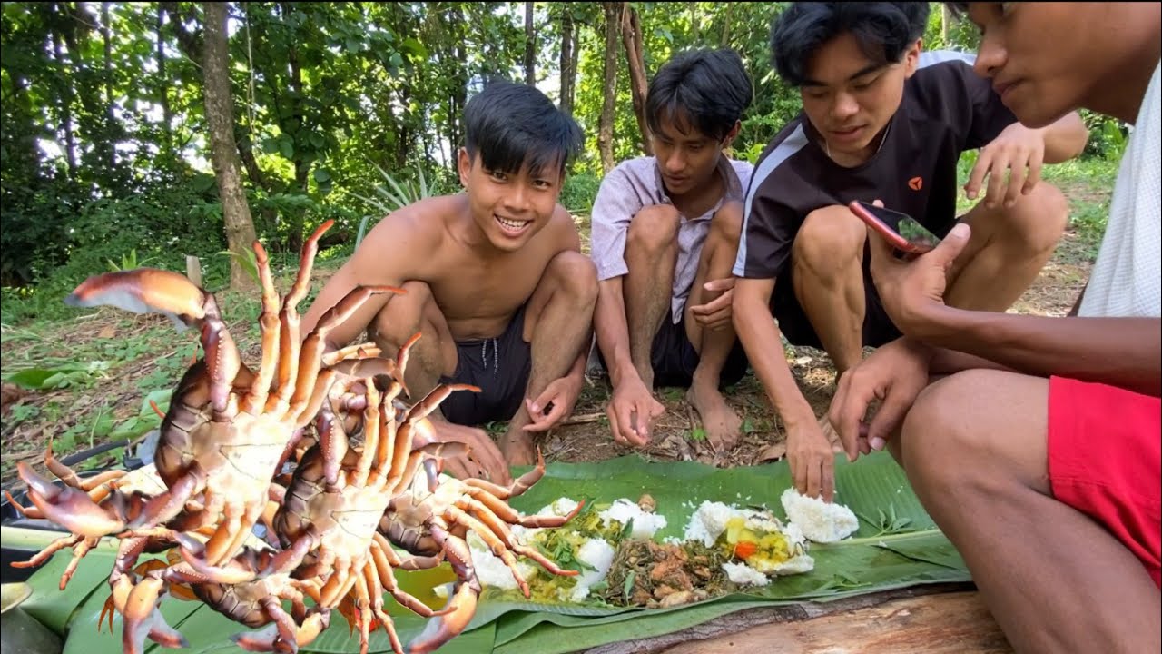 Catching Crabs And Mukbang With Friends || Arunachal Pradesh 🇮🇳