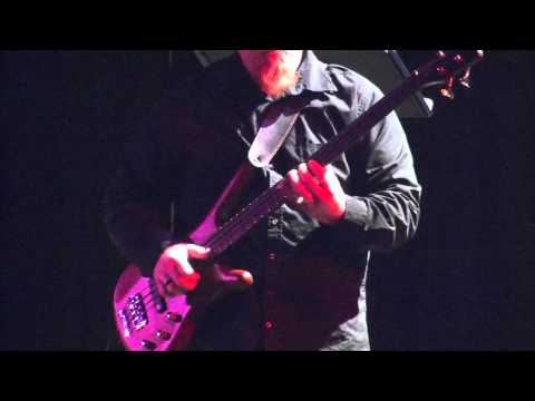 MO JONES - Bass Solo- Neurosis -