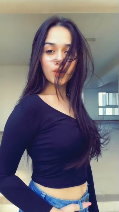 Jannat Zubair Rahmani navel