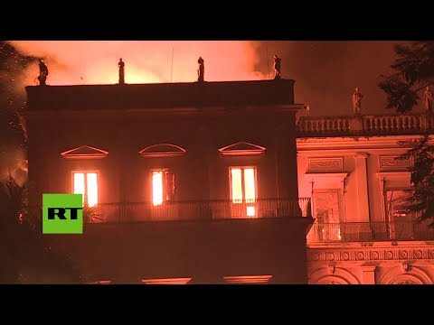 Brasil: Un gran incendio devora un museo de 200 años