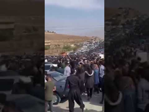 راهیان مرار مهسا امینی سقز ایران مهر ۱۴۰۱