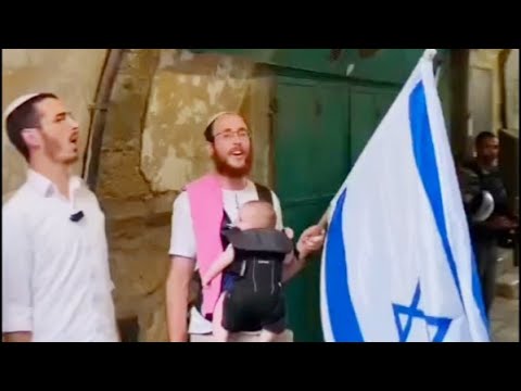 قصفناكو طفل مقدسي يرد على استفزاز المستوطنين في البلده القديمه