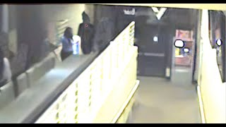 KENNEKA JENKINS ( WOW KENNEKA IN 3 DIFF SPOTS SAME TIME PLUS TIME MAGICALLY GOES 30 SEC BACKWORDS!😮)