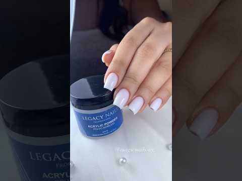 ✨ Uñas blancas sofisticadas con White Acrylic Powder 🤍
