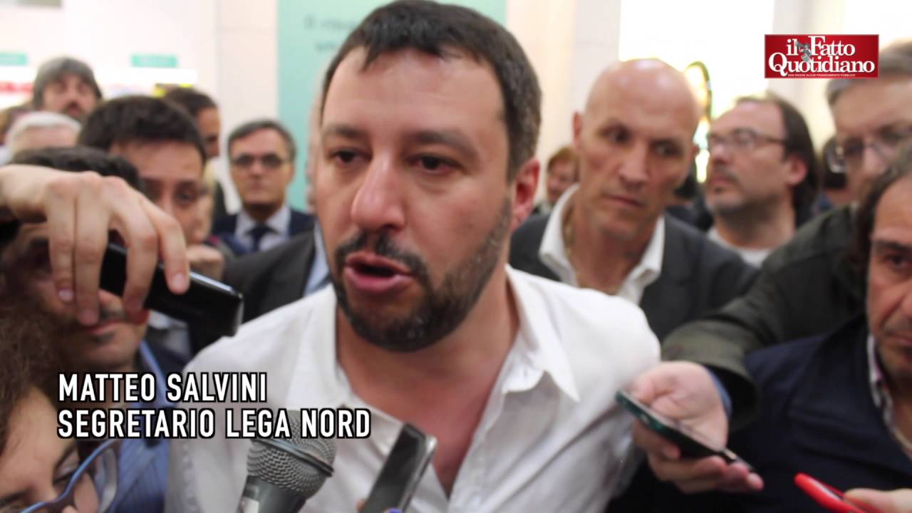 Salone del libro, Salvini contestato da alcuni studenti. Lui: 
