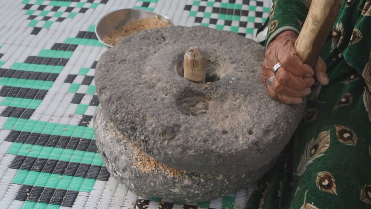 الجاروشة جزء من التراث السوري لم يندثر في دير الزور | صباح سوريا