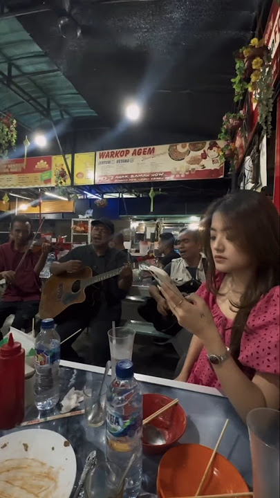 BIKIN KAGET! CICI CANTIK INI LANGSUNG NYAYI BARENG PENGAMEN😝😝 ga nyangka suara nya #cintaterbaik