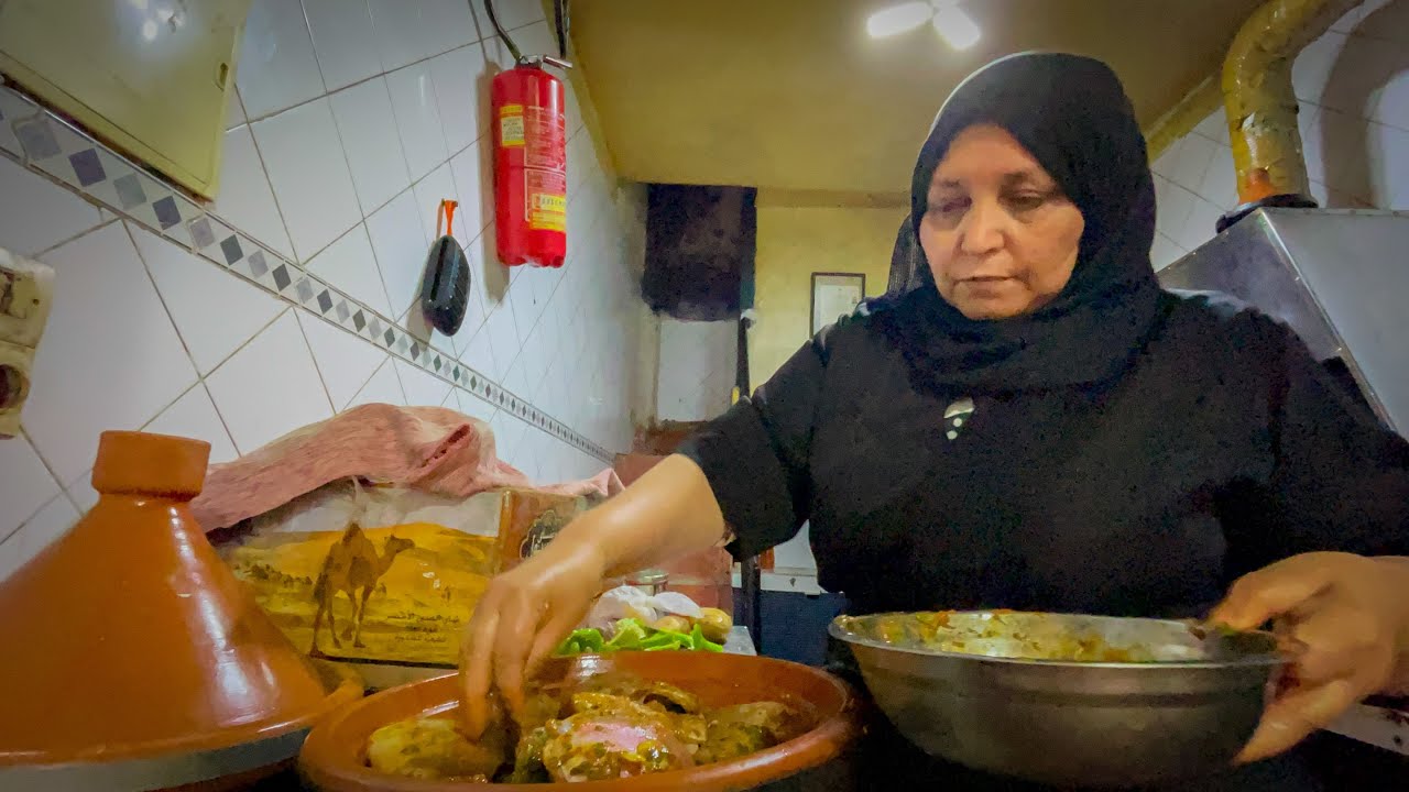 ها فين تاكل طاجين الحوت بلدي فمدينة صويرة