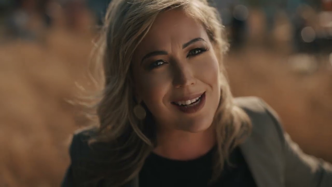 Liezel Pieters ft JAN JAN JAN  -  Ek Bly Jou Taal (Official Music Video)