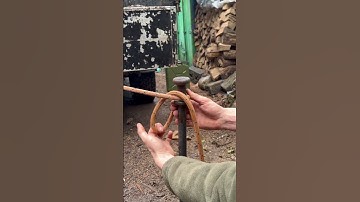 Constrictor hitch under tension #Not #Rope #Outdoors #Skills #Camping ￼