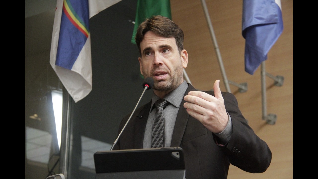 Eduardo Moura defende voto de aplausos à general Cláudia Lima Gusmão Cacho