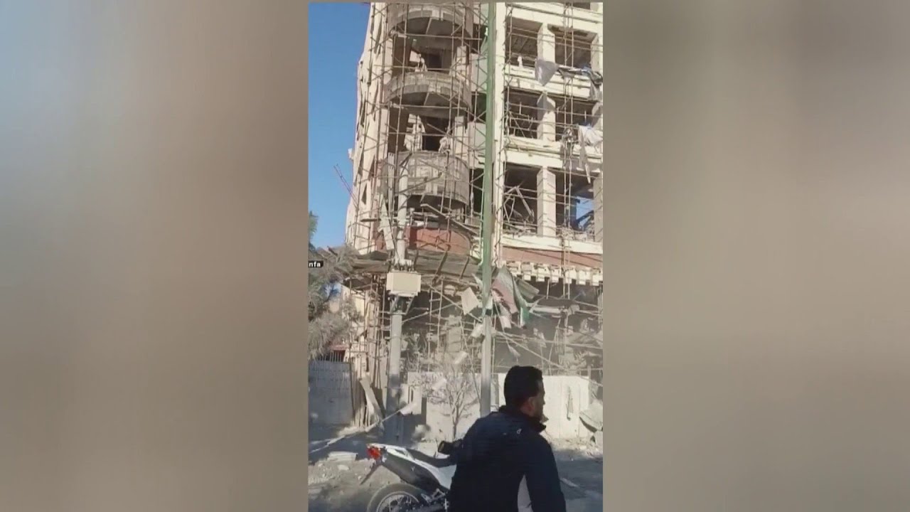 شاهد.. غارة إسرائيلية تستهدف مكتب مجلس الخبراء الإيراني في قم