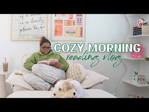 Morning routine as a bookish content creator | Bookmas Day 5 ☀️🎄❄️