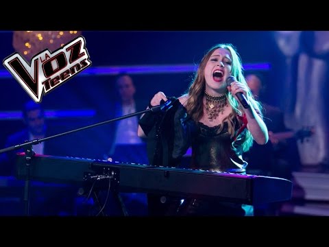 Nikki canta ‘Yo