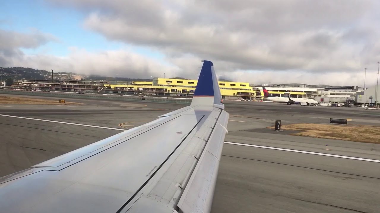 United E-175 takeoff from San Francisco Int’l Airport (SFO) - United E-175 takeoff from San Francisco Int’l Airport (SFO)