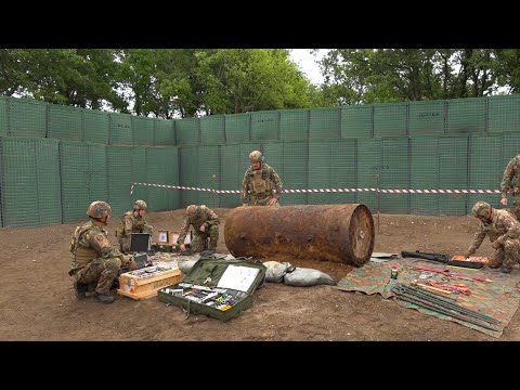 Bomba della seconda guerra mondiale inesplosa a Viterbo, artificieri dell'Esercito al lavoro