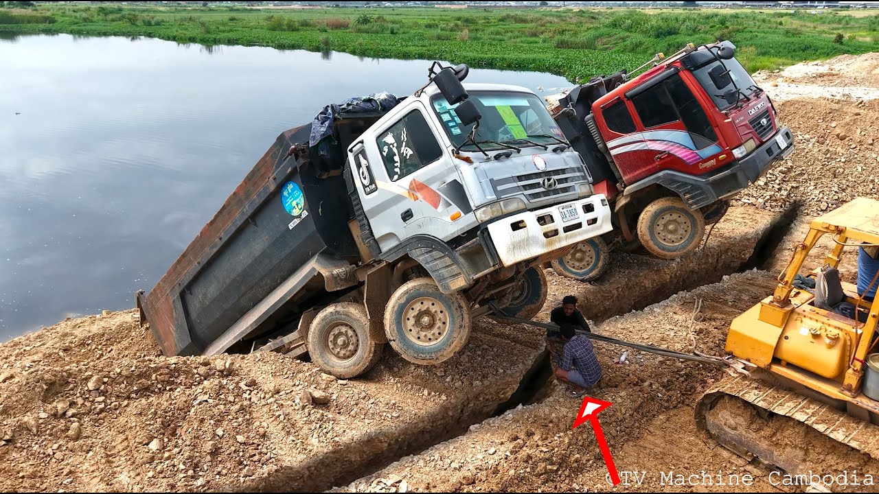 NEW Mix! Expert Operating Of Recovery Dump Truck 25TON Drive Back Uploading Landslide Overturned