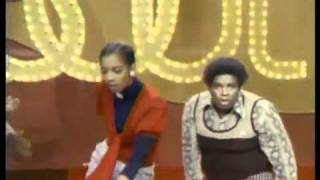 Soul Train Line Dance to The O'Jays 'Love Train'.flv
