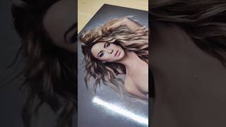 Tenemos unboxing del nuevo vinilo de @Shakira !💎 #shakira #lasmujeresyanolloran