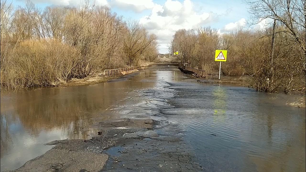 Насколько поднялась ока. Разлив реки в Рязани. Ока река Рязань разлив. Разлив Оки в Рязани 2022. Река Трубеж Рязань.
