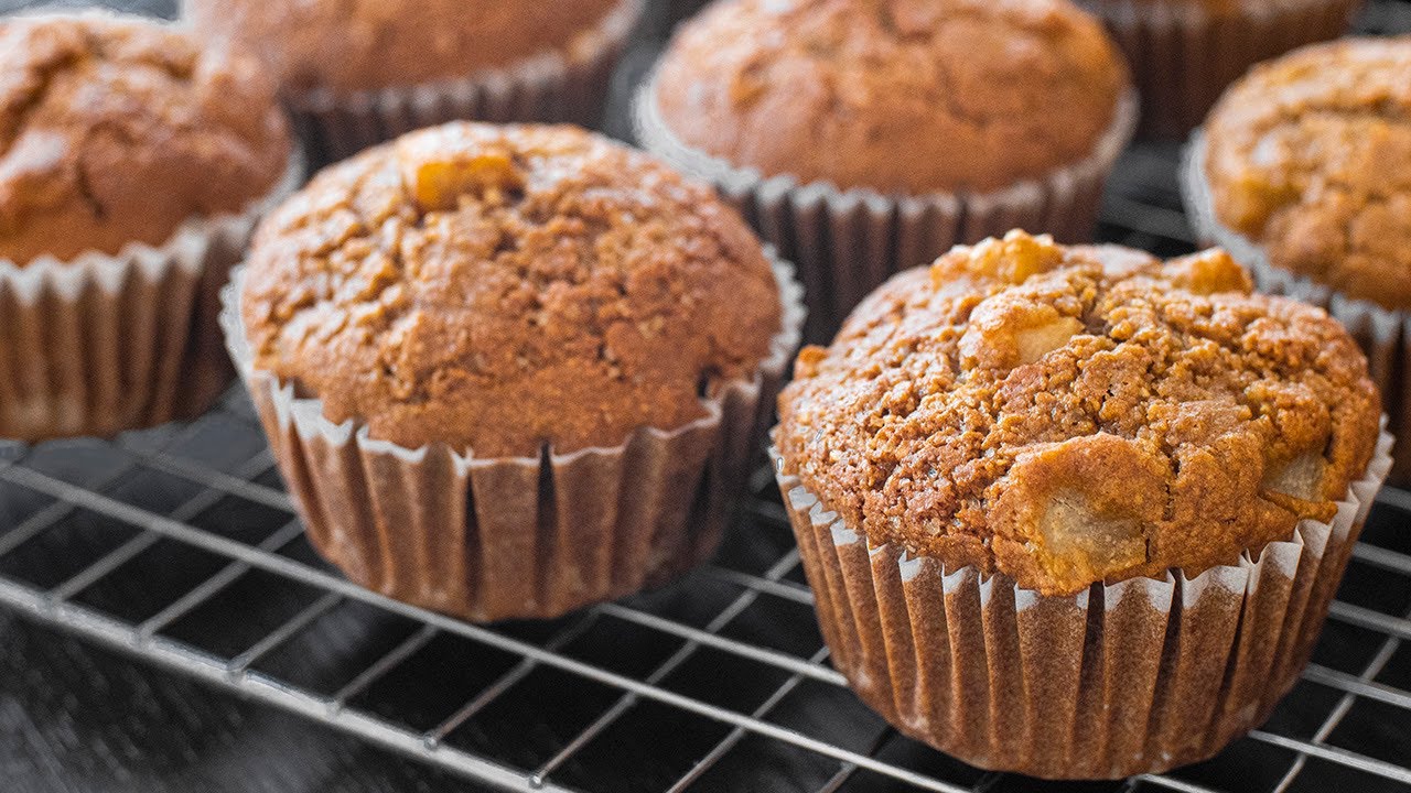 Tasty Oatmeal Muffins (with Pear)