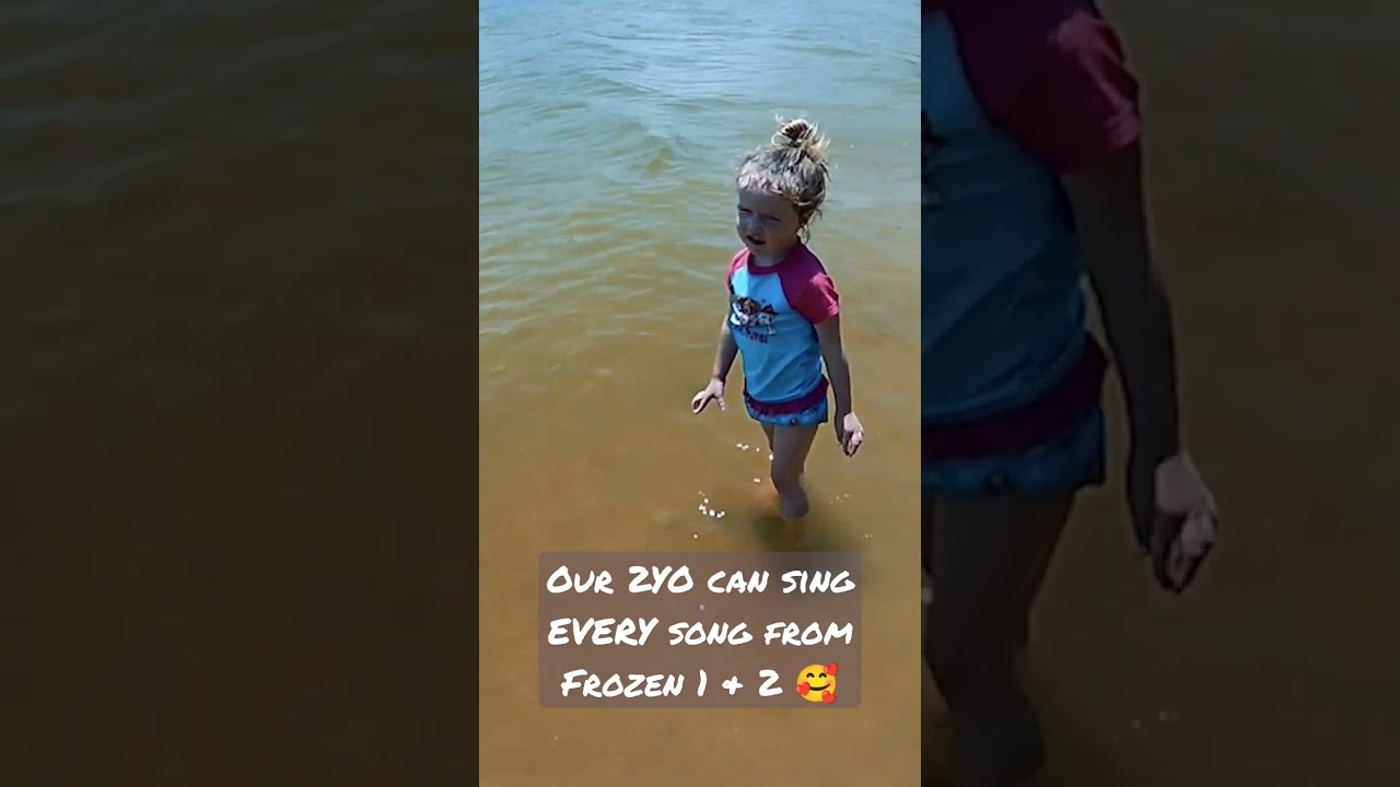 The BIGGEST little Frozen fan 🎤❄️ 